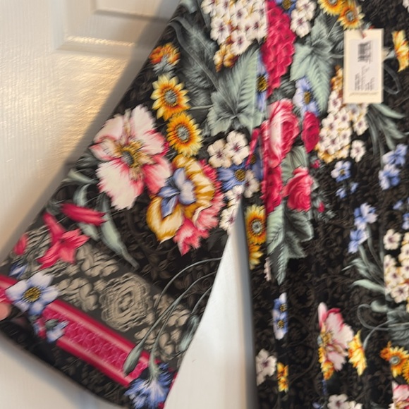 JOHNNY WAS Sustine Bell Sleeve size XS. JW runs very large size down S ➡️ XS - Picture 3 of 7